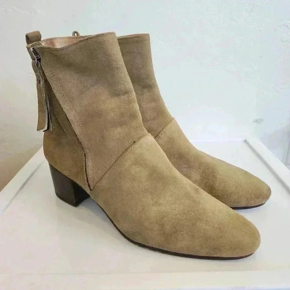 Banana Republic Lydia BootieVintage Olive - Picture 2 of 9